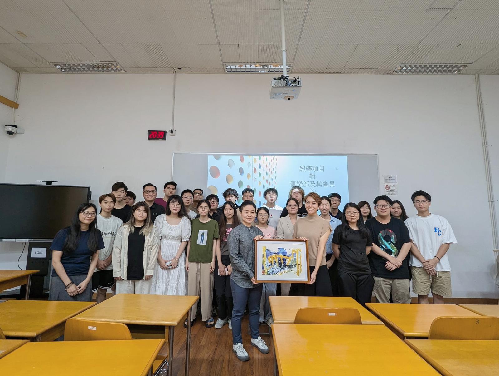 新濠天地娛樂部總監與學生分享俱樂部管理的行銷策略